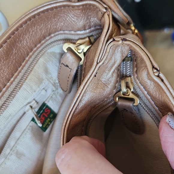 Vintage SAS Metallic Golden Pebbled Leather CROSSBODY Shoulder Bag Purse - Picture 6 of 17